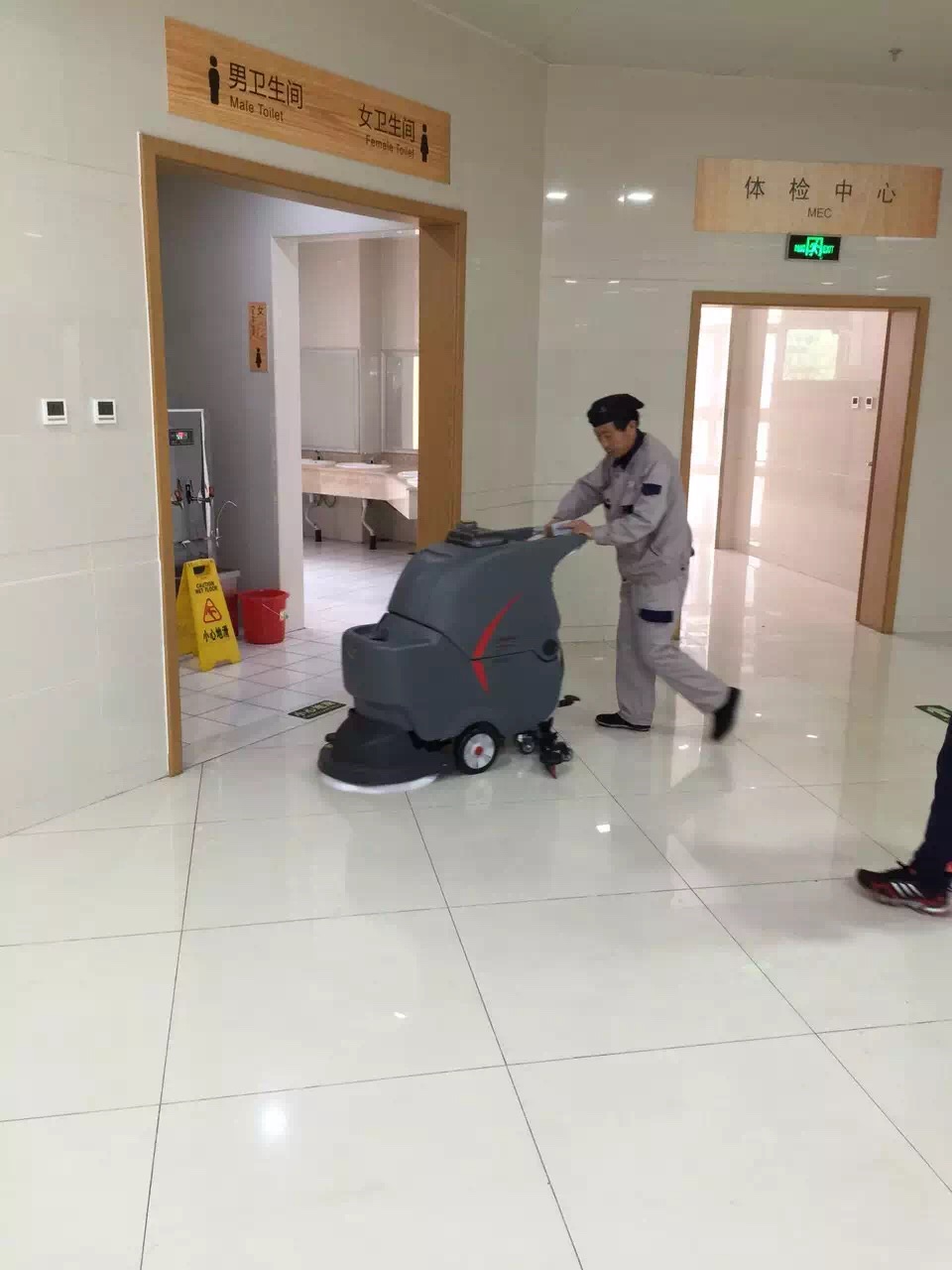 医院应该选择什么样的洗地机？